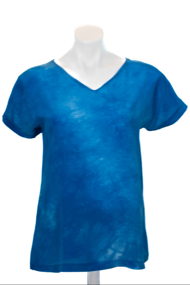 blue hand dyed silk tee in shades of blue. V neck with short cap sleeves.