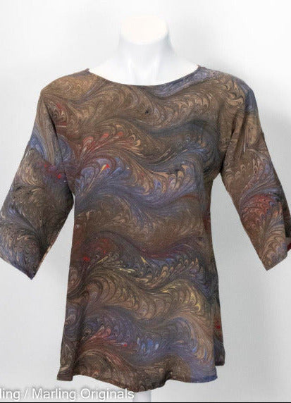 marbled silk blouse in browns, gold, grey and red. Half sleeves. Round neck.