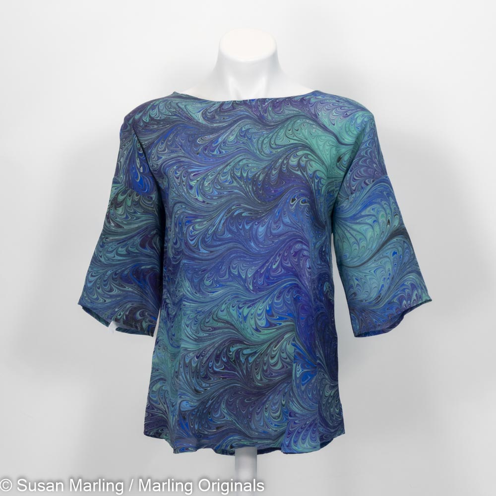 marbled silk top with round neck and half sleeves