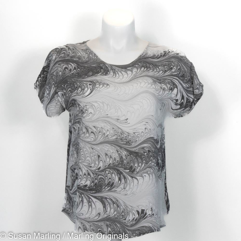 short sleeve silk top in deep charcoal and white