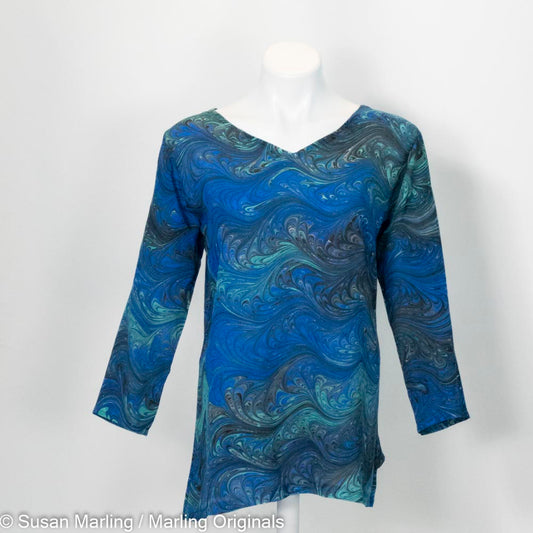 marbled silk tunic in emerald and royal with v neck and 3/4 sleeves