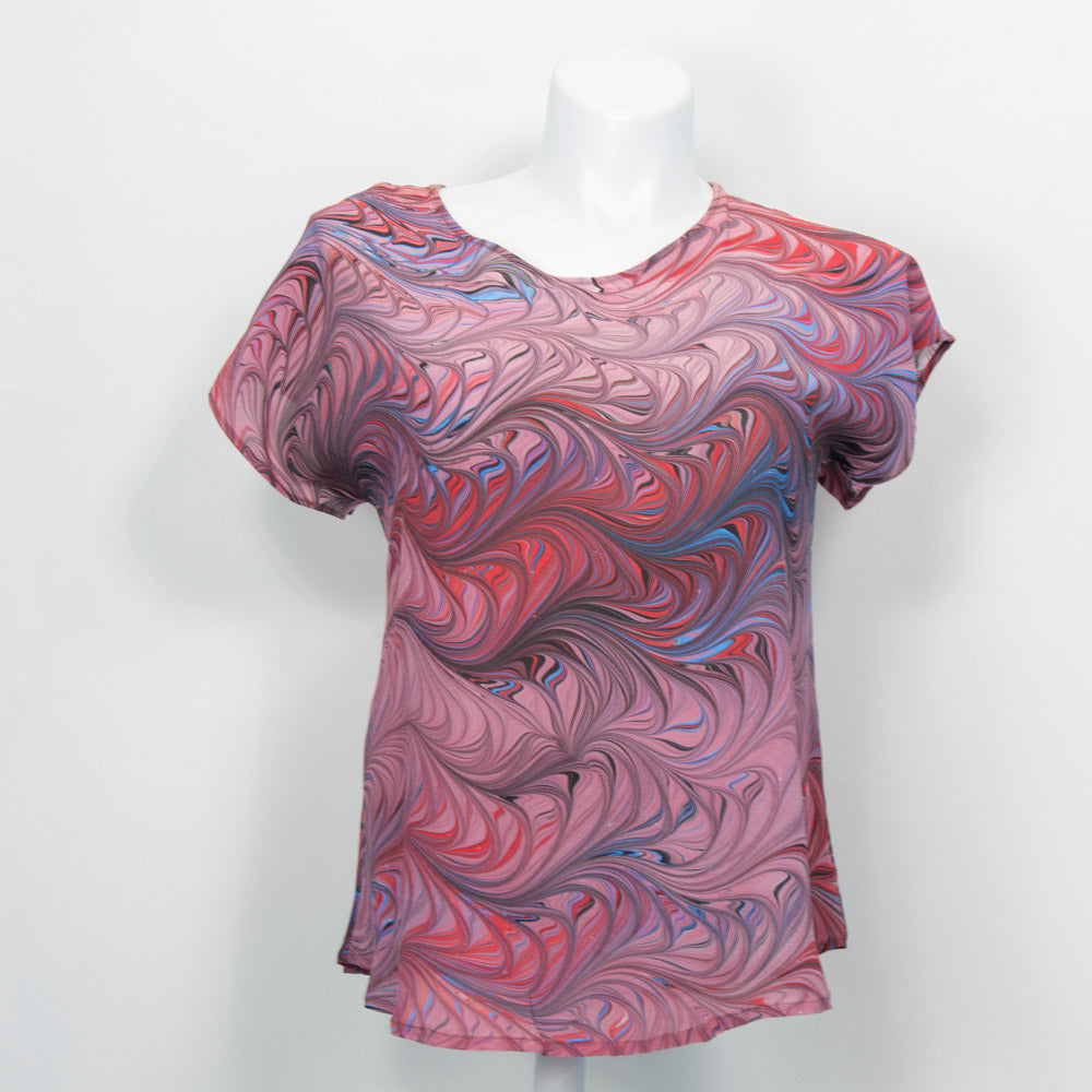 Summer top with round neck and short sleeves.  Marbled pattern in rose, mauve, blue, black