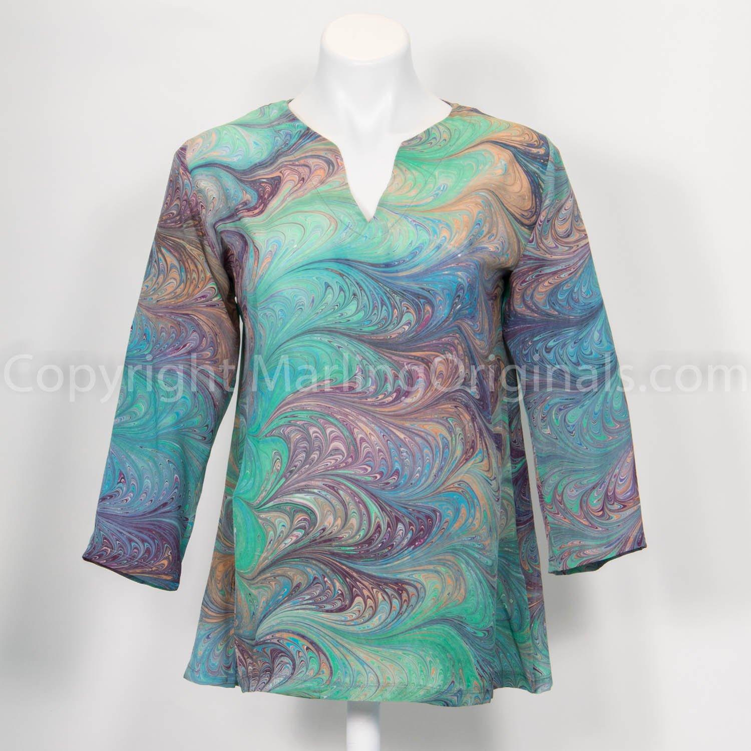 marbled silk tunic with notched neck, side vents, 3/4 sleeves
